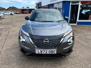 2022 Nissan Juke 1.6 N-Connecta SUV 5dr Petrol Hybrid Auto Euro 6 (143 Ps) in Grey — image 2