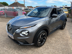 2022 Nissan Juke 1.6 N-Connecta SUV 5dr Petrol Hybrid Auto Euro 6 (143 Ps) in Grey — image 3