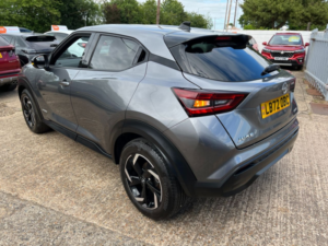 2022 Nissan Juke 1.6 N-Connecta SUV 5dr Petrol Hybrid Auto Euro 6 (143 Ps) in Grey — image 5