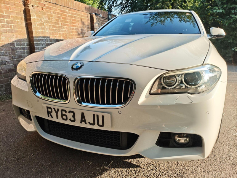 2013 BMW 5 Series 2.0 520d M Sport Touring Steptronic Euro 5 (s/s) 5dr in White — image 1