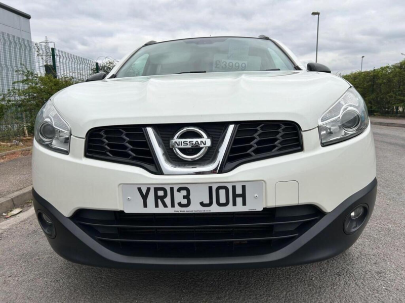 2013 Nissan Qashqai 1.5 Dci 360 2WD Euro 5 5dr in White — image 1