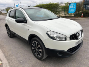 2013 Nissan Qashqai 1.5 Dci 360 2WD Euro 5 5dr in White — image 2