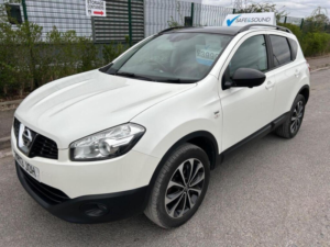 2013 Nissan Qashqai 1.5 Dci 360 2WD Euro 5 5dr in White — image 3