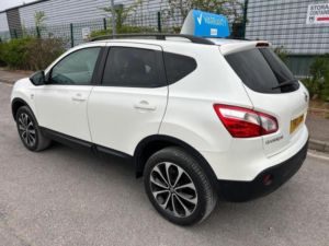 2013 Nissan Qashqai 1.5 Dci 360 2WD Euro 5 5dr in White — image 4
