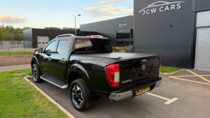 2021 Nissan Navara 2.3 Dci Tekna Auto 4WD Euro 6 4dr in Black — image 2