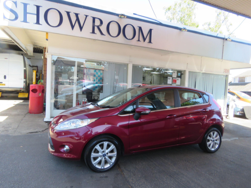 2010 Ford Fiesta 1.4 Zetec 5dr in Red — image 1