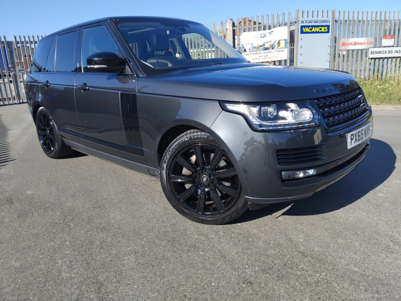 2015 Land Rover Range Rover 4.4 Sd V8 Vogue Se in Grey — image 1