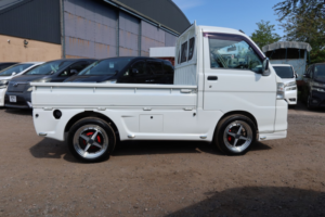 2005 Daihatsu Hijet in White — image 4