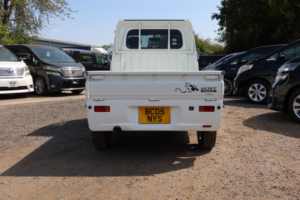 2005 Daihatsu Hijet in White — image 5