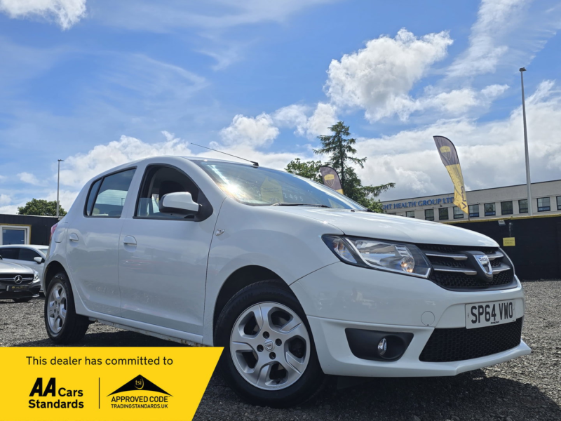 2014 Dacia Sandero 1.2 Laureate Hatchback 5dr Petrol Manual Euro 5 (75 Ps) in White — image 1