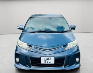 2013 Toyota Estima in Blue — image 3