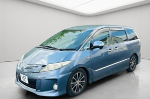 2013 Toyota Estima in Blue — image 6