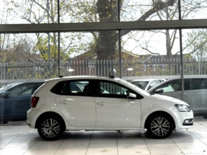 2016 Volkswagen Polo 1.2 Tsi Bluemotion Tech in White — image 2