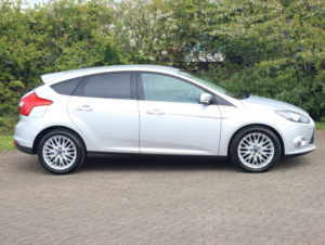 2014 Ford Focus 1.0 T Ecoboost Zetec in Silver — image 2