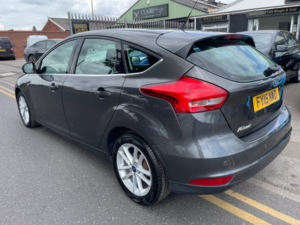2015 Ford Focus 1.5 Tdci Zetec Hatchback 5dr Diesel Manual Euro 6 (s/s) (120 Ps) in Grey — image 5