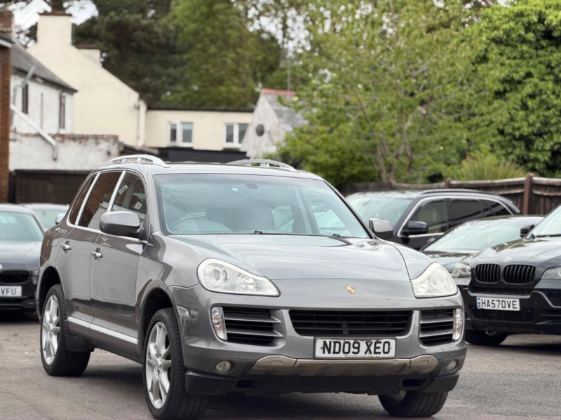 2009 Porsche Cayenne 3.0 Tdi V6 Tiptronic S AWD 5dr in Grey — image 1