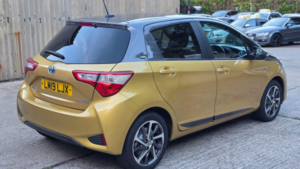 2019 Toyota Yaris 1.5 Vvt-H Y20 E-CVT Euro 6 (s/s) 5dr in Gold — image 6