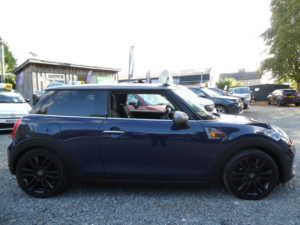 2017 MINI Hatch 1.5 Cooper Seven Hatchback 3dr Petrol Manual Euro 6 (s/s) (136 Ps) in Blue — image 2