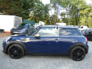 2017 MINI Hatch 1.5 Cooper Seven Hatchback 3dr Petrol Manual Euro 6 (s/s) (136 Ps) in Blue — image 6