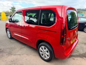 2019 Vauxhall Combo Life 1.2 Turbo Gpf Energy MPV 5dr Petrol Manual Euro 6 (s/s) (7 Seat) (110 Ps) in Red — image 4