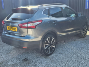 2017 Nissan Qashqai 1.6 Dci Tekna Xtron Euro 6 (s/s) 5dr in Grey — image 6