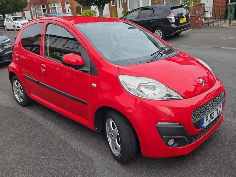 2012 Peugeot 107 1.0 12v Allure Euro 5 5dr in Red — image 1