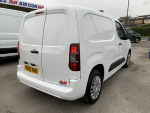 2020 Vauxhall Combo 1.5 Turbo D 2000 Sportive in White — image 5