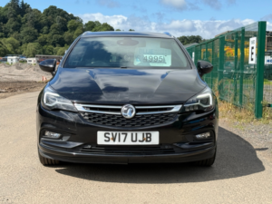 2017 Vauxhall Astra 1.6 Cdti Blueinjection Sri Nav Sports Tourer 5dr Diesel Manual Euro 6 (s/s) (136 Ps) in Black — image 2