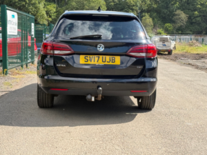 2017 Vauxhall Astra 1.6 Cdti Blueinjection Sri Nav Sports Tourer 5dr Diesel Manual Euro 6 (s/s) (136 Ps) in Black — image 6