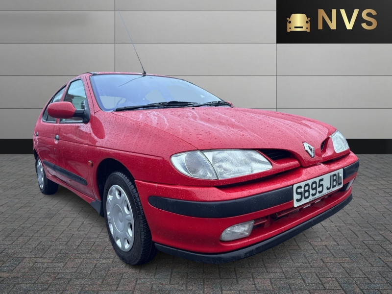 1998 Renault Megane 1.6 Rxe in Red — image 1