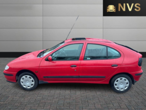 1998 Renault Megane 1.6 Rxe in Red — image 4