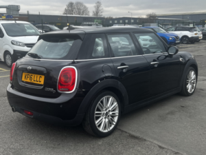 2016 MINI Hatch 1.5 5-Door Hatch Cooper D in Black — image 3