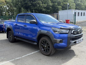 2023 Toyota Hilux 2.8 D-4d Invincible X in Blue — image 2