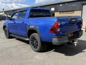 2023 Toyota Hilux 2.8 D-4d Invincible X in Blue — image 4