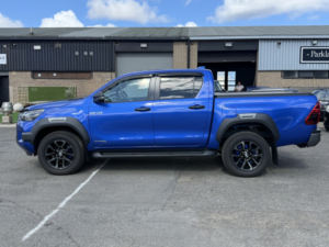 2023 Toyota Hilux 2.8 D-4d Invincible X in Blue — image 6