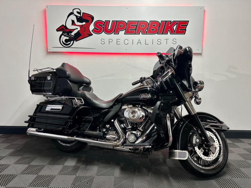 2010 Harley-Davidson Touring 1690 Flhtcu Electra Glide Ultra Classic in Other — image 1