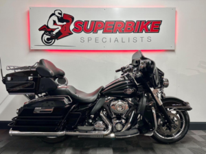 2010 Harley-Davidson Touring 1690 Flhtcu Electra Glide Ultra Classic in Other — image 2