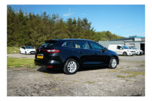 2017 Renault Megane 1.5 Dynamique Nav Dci 110 in Black — image 3