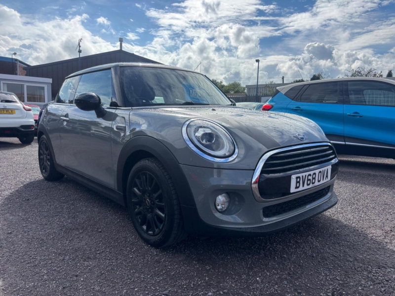 2018 MINI Hatch 1.5 Cooper Euro 6 (s/s) 3dr in Grey — image 1