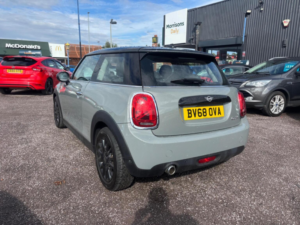 2018 MINI Hatch 1.5 Cooper Euro 6 (s/s) 3dr in Grey — image 2