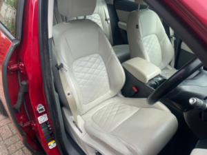 2018 Jaguar E-Pace 2.0 D150 Hse SUV 5dr Diesel Auto AWD Euro 6 (s/s) (150 Ps) in Red — image 3