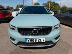 2018 Volvo Xc40 2.0 D3 Momentum Pro SUV 5dr Diesel Manual Euro 6 (s/s) (150 Ps) in Blue — image 5