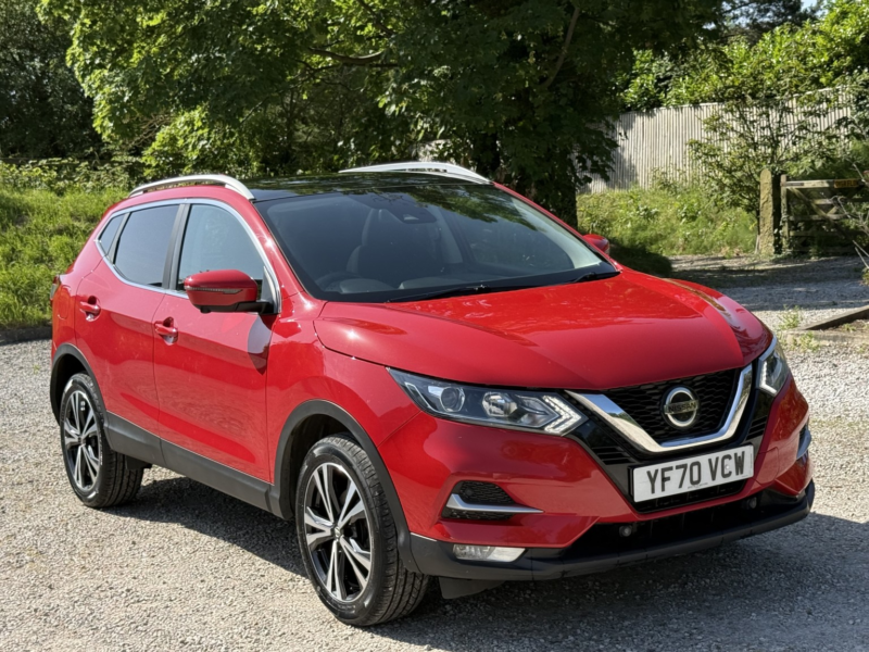 2020 Nissan Qashqai 1.3 Dig-T N-Connecta in Red — image 1