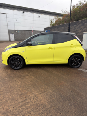 2017 Toyota Aygo 1.0 Vvt-I X-Cite 3 Yellow Bi-Tone Hatchback 5dr Petrol Manual Euro 6 (68 Ps) in Yellow — image 2