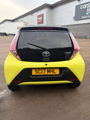 2017 Toyota Aygo 1.0 Vvt-I X-Cite 3 Yellow Bi-Tone Hatchback 5dr Petrol Manual Euro 6 (68 Ps) in Yellow — image 4
