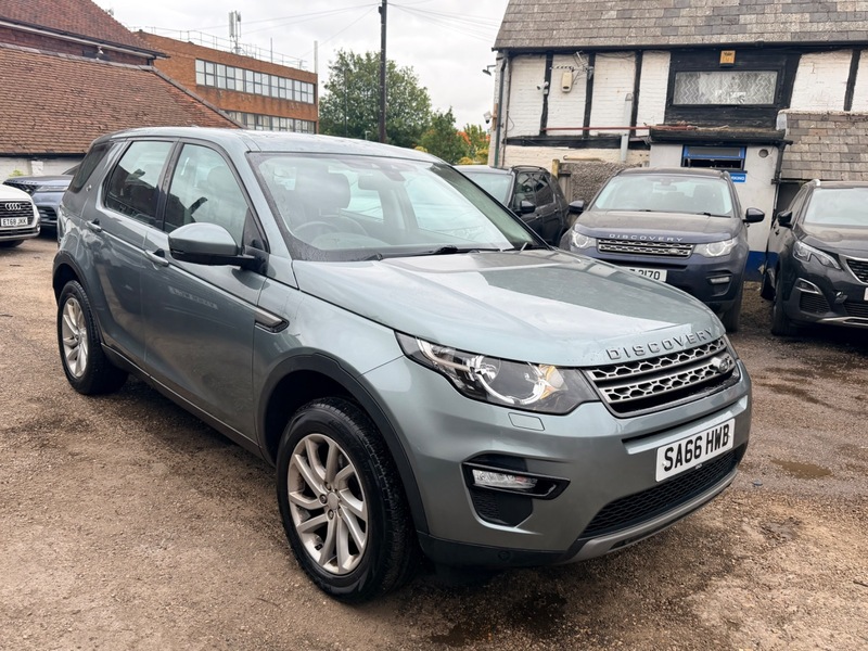 2016 Land Rover Discovery Sport Td4 Se Tech in Grey — image 1