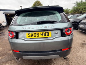 2016 Land Rover Discovery Sport Td4 Se Tech in Grey — image 6