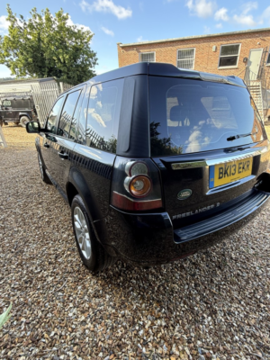 2013 Land Rover Freelander 2 2.2 Td4 Gs in Black — image 4