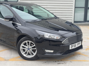2016 Ford Focus 1.0t Ecoboost Zetec Euro 6 (s/s) 5dr in Black — image 2