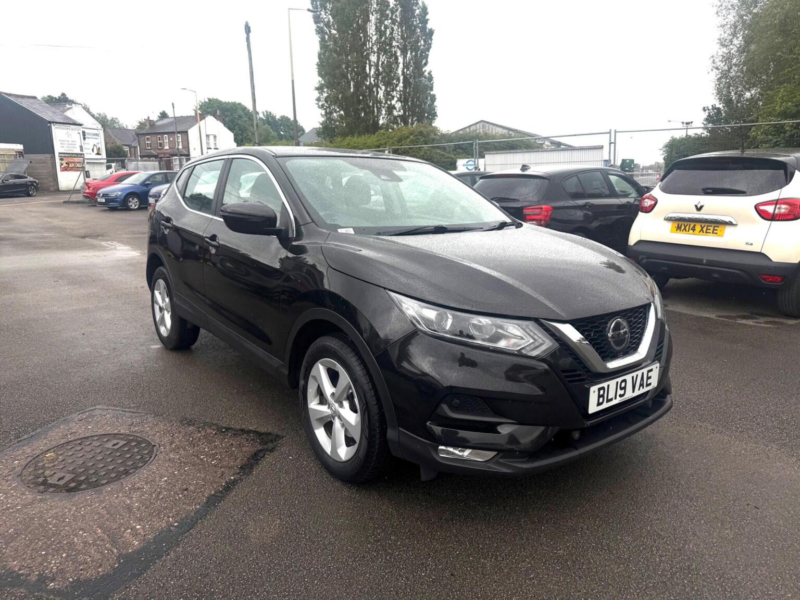 2019 Nissan Qashqai 1.3 Dig-T Acenta Premium Euro 6 (s/s) 5dr in Black — image 1